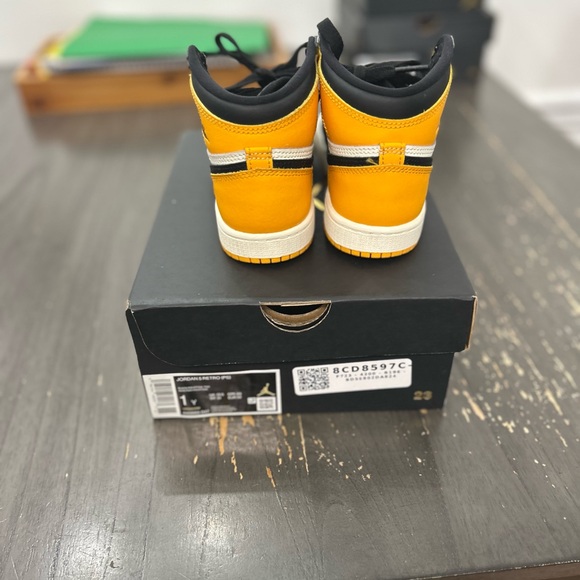 Retro 1 - Picture 1 of 4